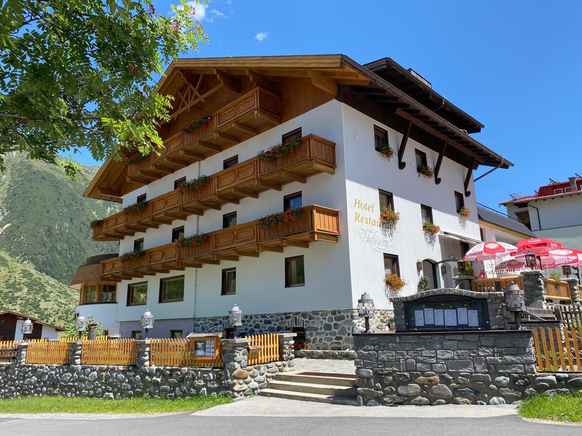Hotel Valisera Galtür エクステリア 写真