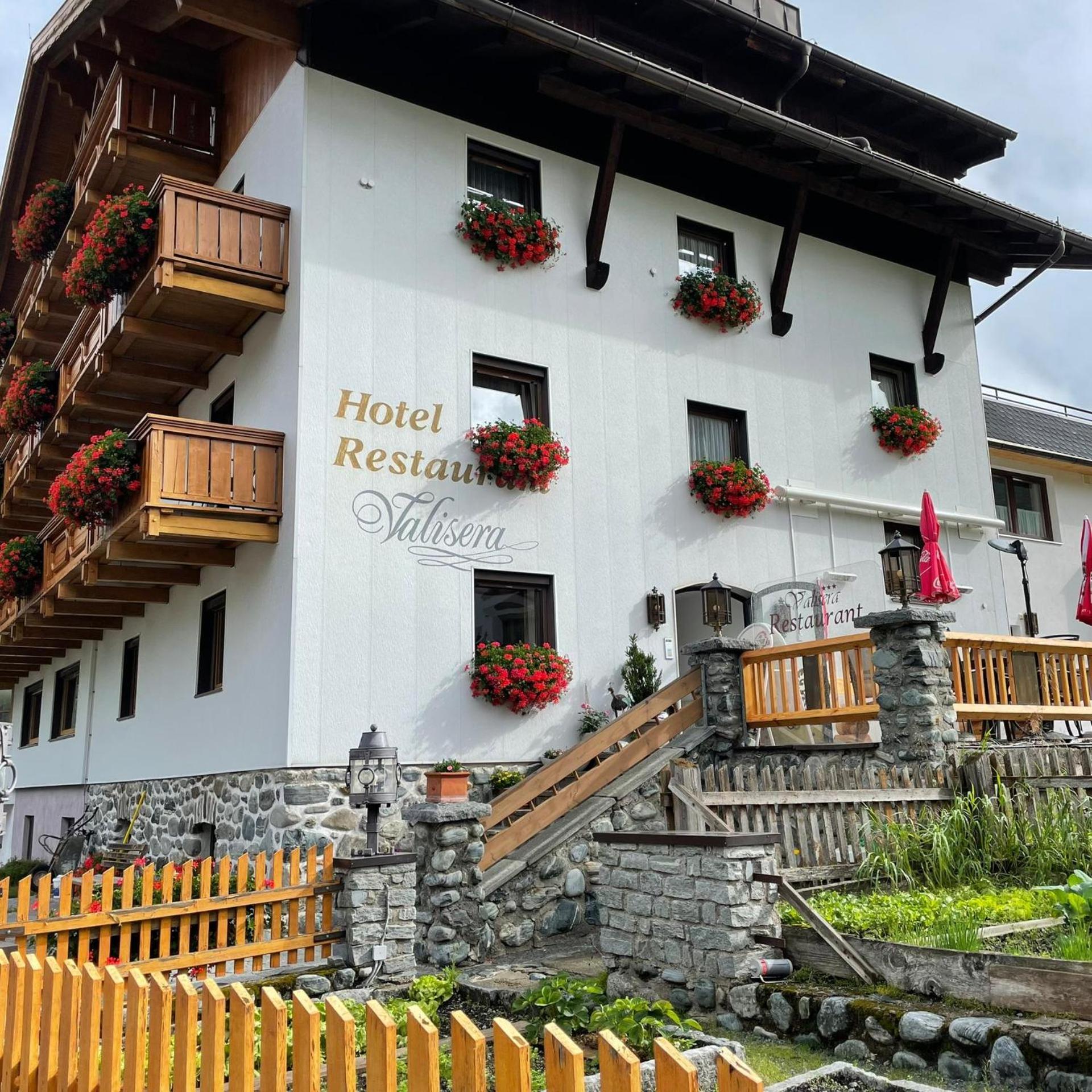 Hotel Valisera Galtür エクステリア 写真