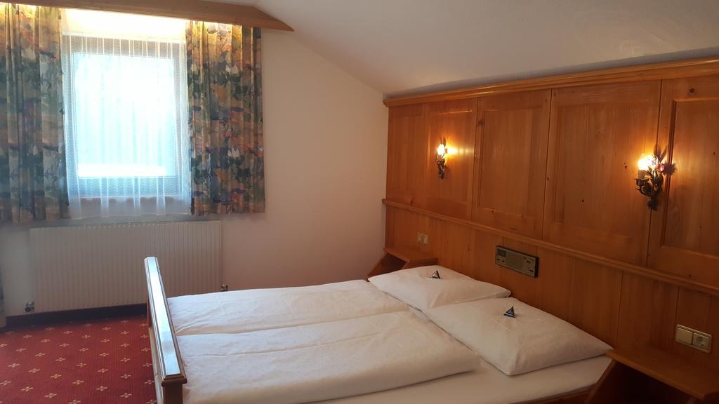 Hotel Valisera Galtür エクステリア 写真