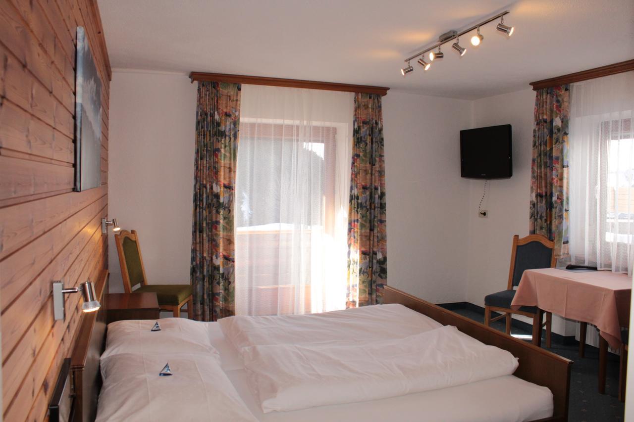Hotel Valisera Galtür エクステリア 写真